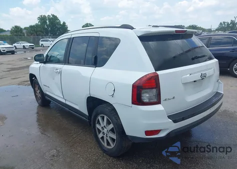 2014 Jeep Compass Latitude z USA, uszkodzony, nr VIN 1C4NJDEB3ED549681